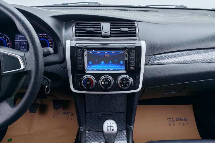 Used Zotye Z300 2016 New Vision 1.5L Manual Entry-Level Model Audio And AC Panel