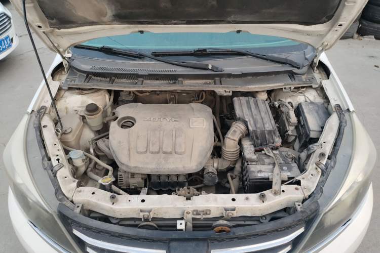 Used Zotye Z300 2016 New Vision 1.5L Manual Entry-Level Model with Sunroof Engine Bay