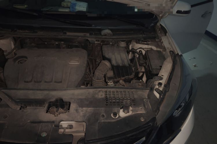 Used Zotye Z300 2016 New Vision 1.5L Manual Entry-Level Model Engine Bay Left