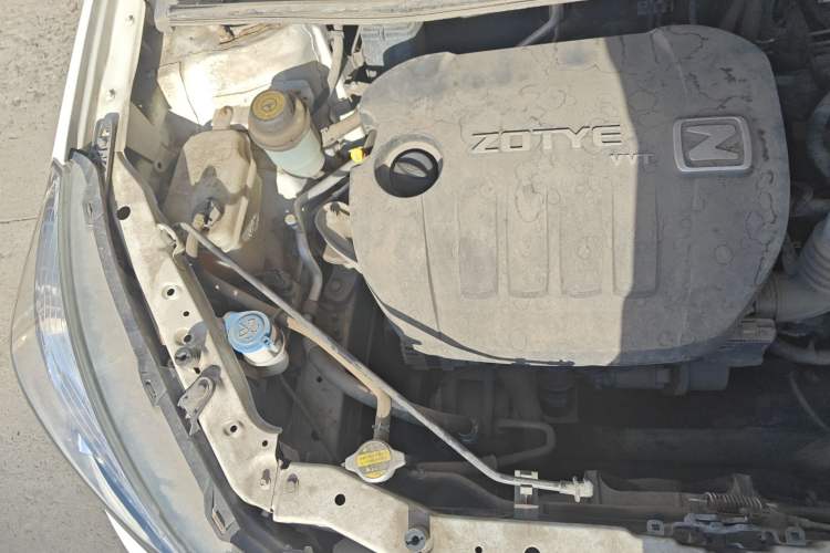 Used Zotye Z300 2016 New Vision 1.5L Manual Entry-Level Model Engine Bay Right