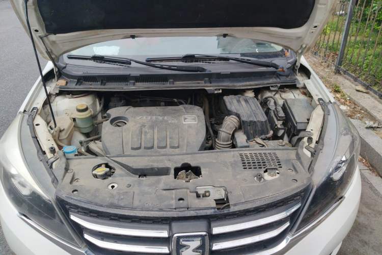 Used Zotye Z300 2016 1.5L Manual Elite Version Engine Bay