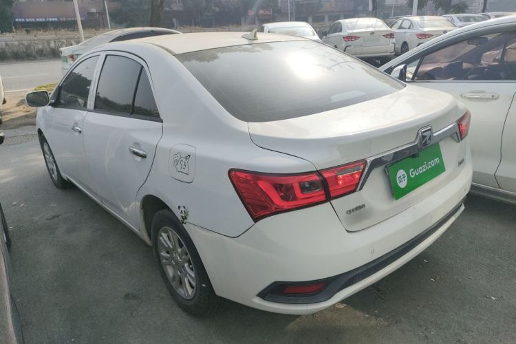 Used Zotye Z300 2016 New Vision 1.5L Manual Entry-Level Model with Sunroof Exterior 3