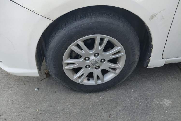 Used Zotye Z300 2016 New Vision 1.5L Manual Entry-Level Model with Sunroof Exterior 7