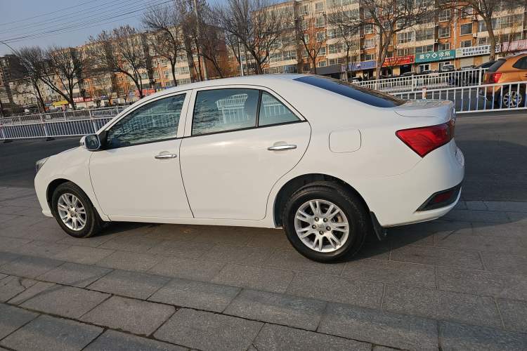 Used Zotye Z300 2016 New Vision 1.5L Manual Entry-Level Model Exterior 7