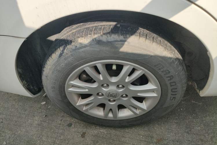 Used Zotye Z300 2016 New Vision 1.5L Manual Entry-Level Model with Sunroof Exterior 8