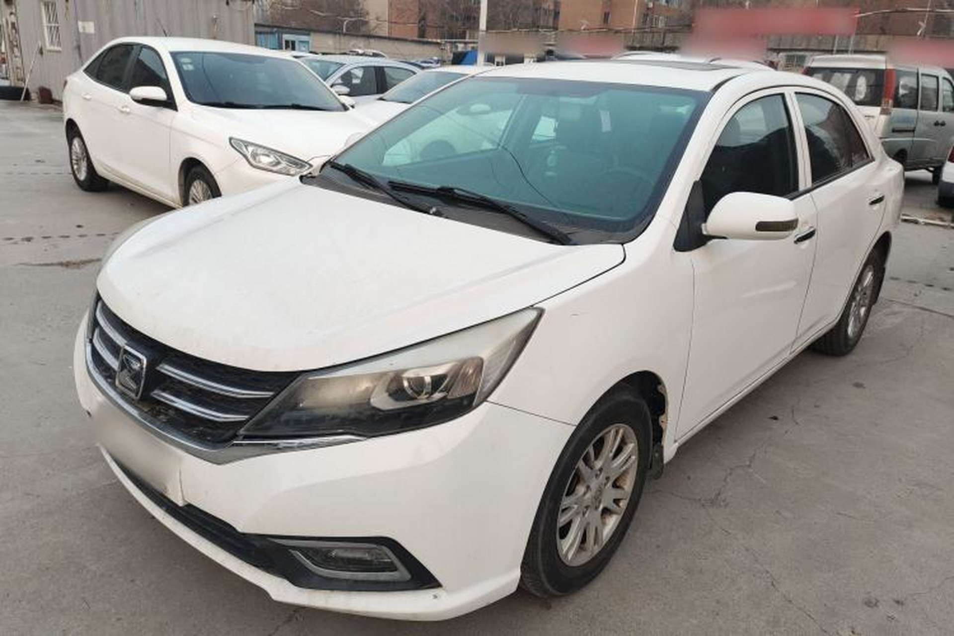 Used Zotye Z300 2016 New Vision 1.5L Manual Entry-Level Model with Sunroof Front Left 45 Deg