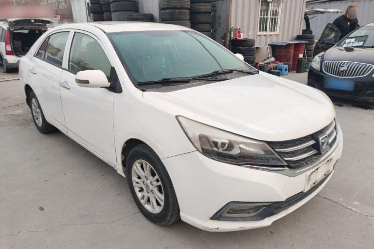Used Zotye Z300 2016 New Vision 1.5L Manual Entry-Level Model with Sunroof Front Right 45 Deg