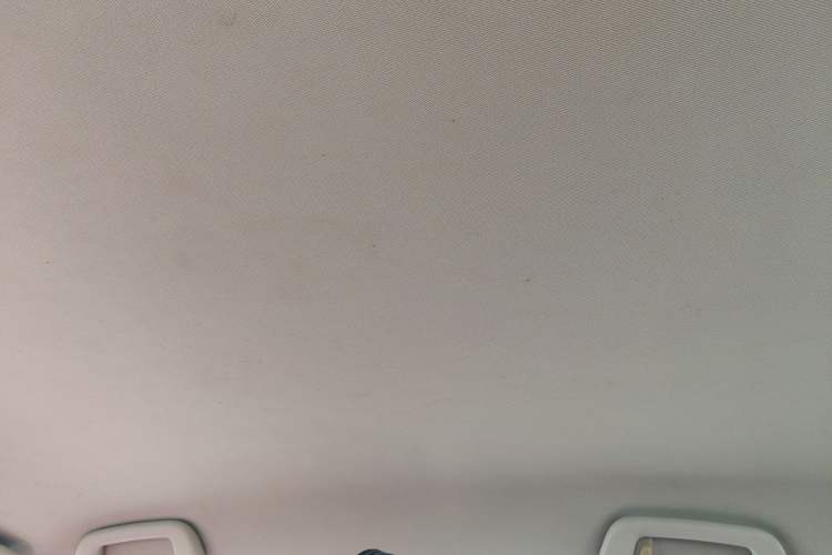 Used Zotye Z300 2016 1.5L Manual Elite Version Headliner