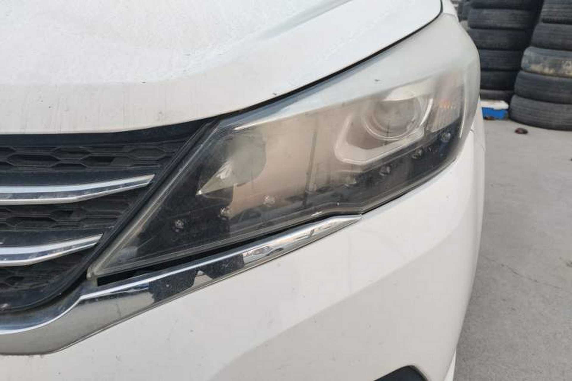 Used Zotye Z300 2016 New Vision 1.5L Manual Entry-Level Model with Sunroof Left Front Headlight