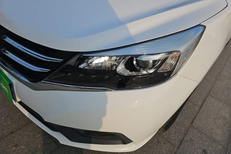 Used Zotye Z300 2016 New Vision 1.5L Manual Entry-Level Model Left Front Headlight