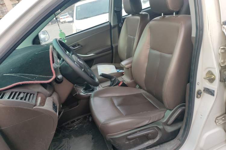 Used Zotye Z300 2016 New Vision 1.5L Manual Entry-Level Model with Sunroof Left Front Seat