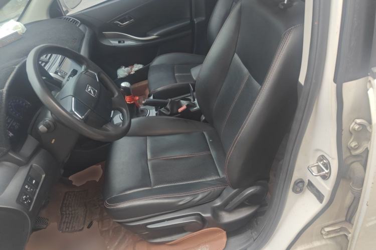 Used Zotye Z300 2016 New Vision 1.5L Manual Entry-Level Model Left Front Seat