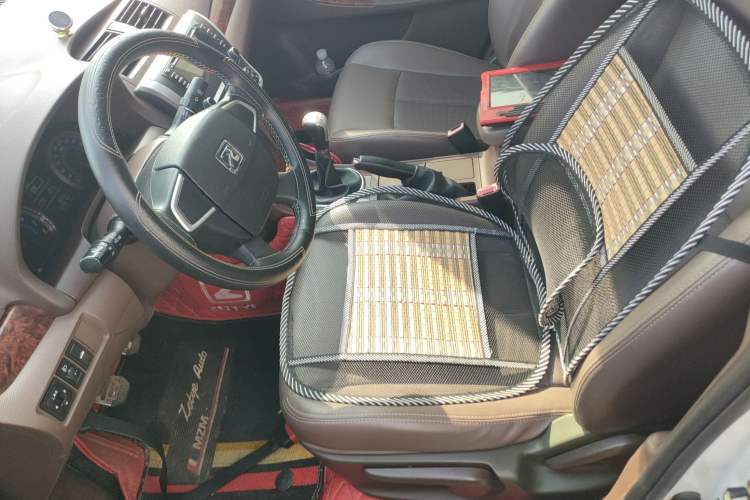 Used Zotye Z300 2016 New Vision 1.5L Manual Entry-Level Model with Sunroof Left Front Seat