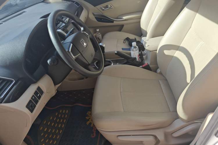 Used Zotye Z300 2016 New Vision 1.5L Manual Entry-Level Model Left Front Seat