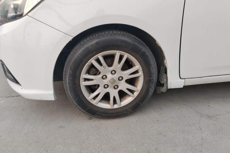 Used Zotye Z300 2016 New Vision 1.5L Manual Entry-Level Model with Sunroof Left Front Wheel Hub
