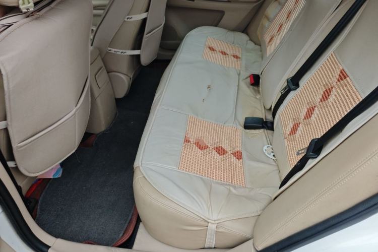 Used Zotye Z300 2016 New Vision 1.5L Manual Entry-Level Model Left Rear Seat