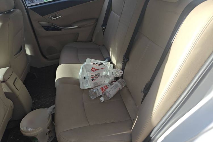 Used Zotye Z300 2016 New Vision 1.5L Manual Entry-Level Model Left Rear Seat