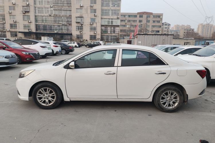 Used Zotye Z300 2016 New Vision 1.5L Manual Entry-Level Model with Sunroof Left Side