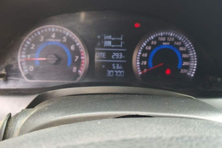 Used Zotye Z300 2016 1.5L Manual Elite Version Odometer Close Up