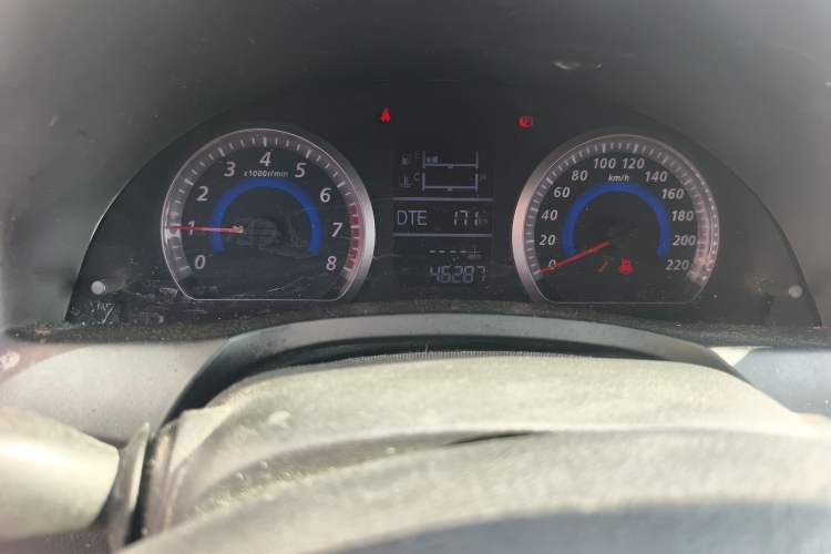 Used Zotye Z300 2016 New Vision 1.5L Manual Entry-Level Model Odometer Close Up