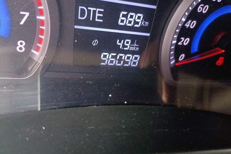 Used Zotye Z300 2016 1.5L Manual Elite Version Odometer Close Up