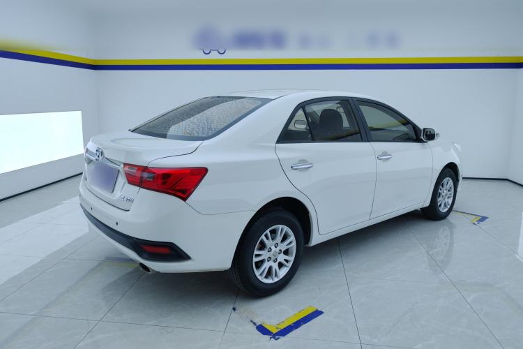 Used Zotye Z300 2016 New Vision 1.5L Manual Entry-Level Model Rear Right 45 Deg