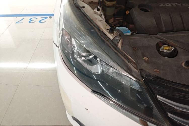 Used Zotye Z300 2016 New Vision 1.5L Manual Entry-Level Model Right Front Headlight