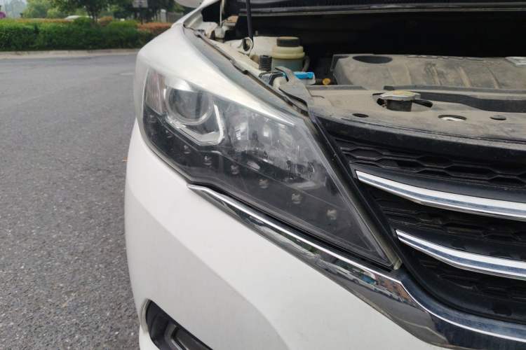 Used Zotye Z300 2016 1.5L Manual Elite Version Right Front Headlight