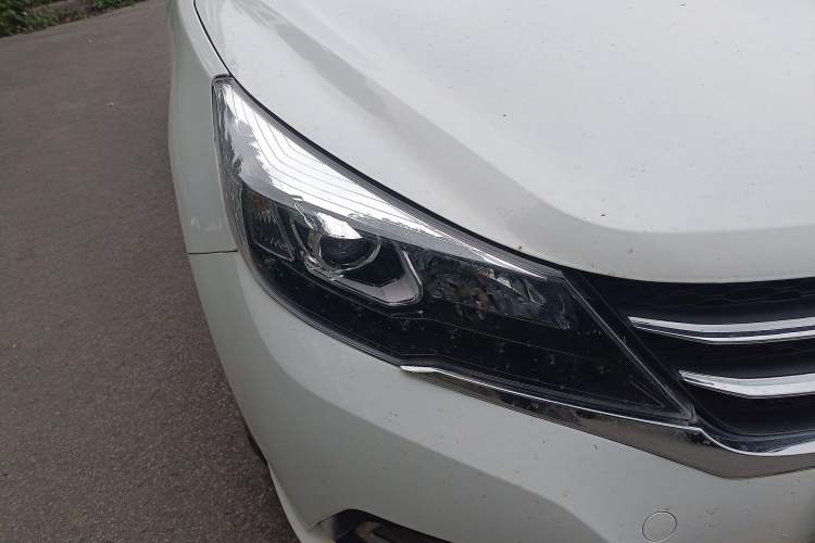 Used Zotye Z300 2016 1.5L Manual Elite Version Right Front Headlight
