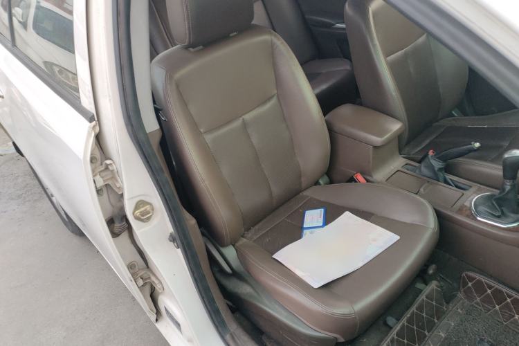 Used Zotye Z300 2016 New Vision 1.5L Manual Entry-Level Model with Sunroof Right Front Seat