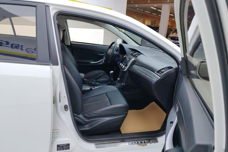 Used Zotye Z300 2016 New Vision 1.5L Manual Entry-Level Model Right Front Seat