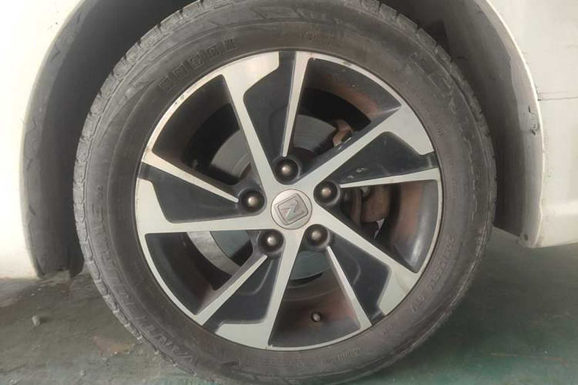 Used Zotye Z300 2016 1.5L Manual Luxury Model Right Front Wheel Hub