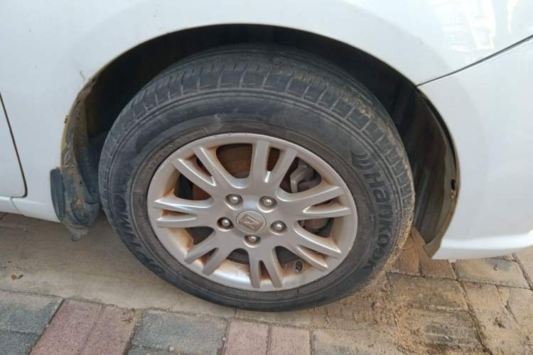 Used Zotye Z300 2016 1.5L Manual Elite Version Right Front Wheel Hub