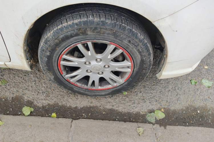 Used Zotye Z300 2016 1.5L Manual Elite Version Right Front Wheel Hub