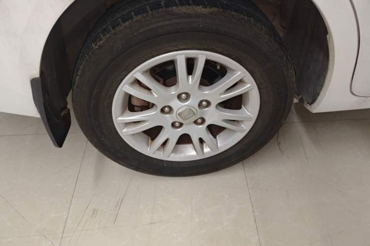 Used Zotye Z300 2016 New Vision 1.5L Manual Entry-Level Model Right Front Wheel Hub