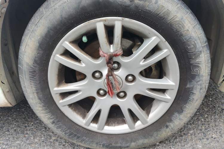 Used Zotye Z300 2016 1.5L Manual Elite Version Right Front Wheel Hub