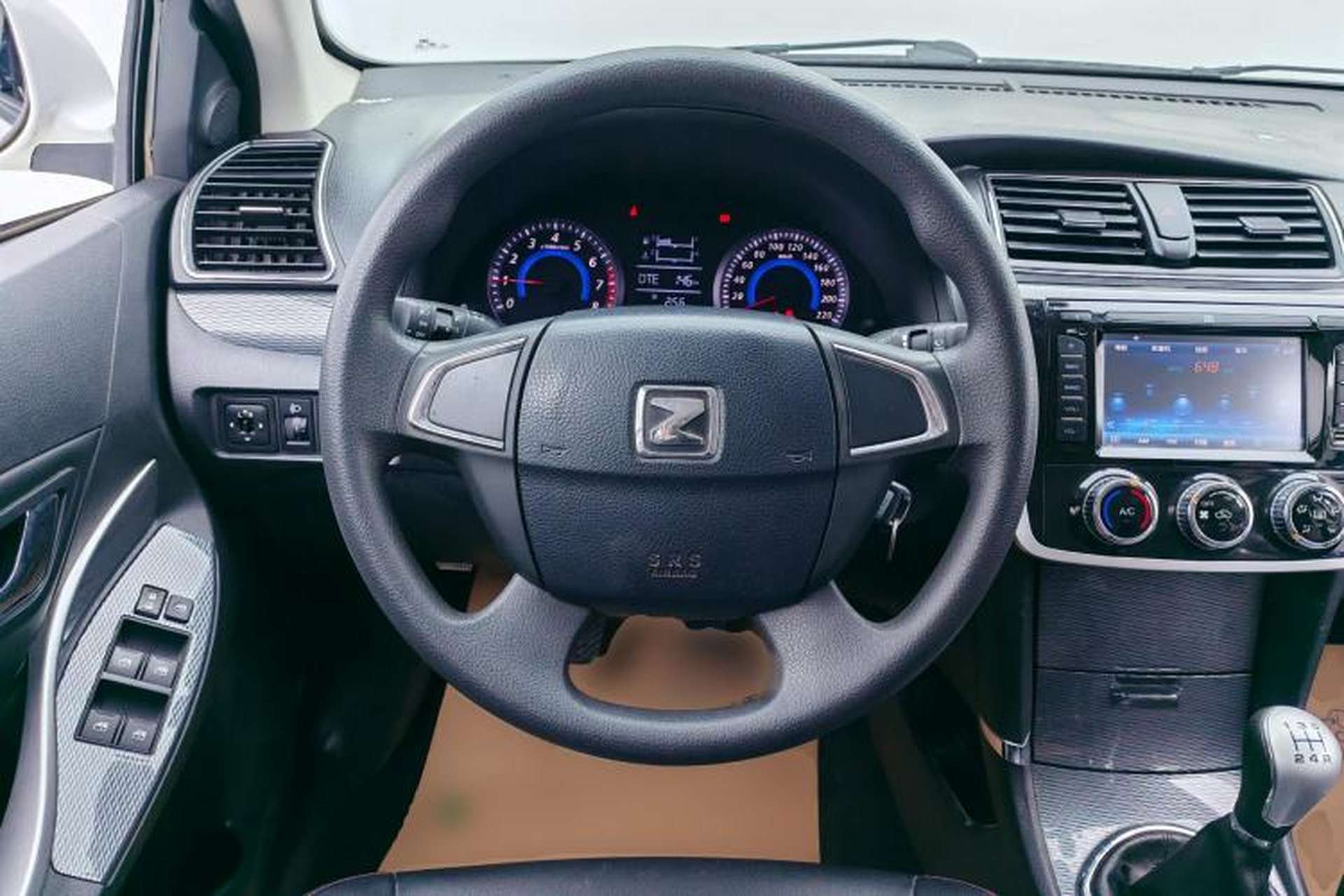 Used Zotye Z300 2016 New Vision 1.5L Manual Entry-Level Model Steering Wheel
