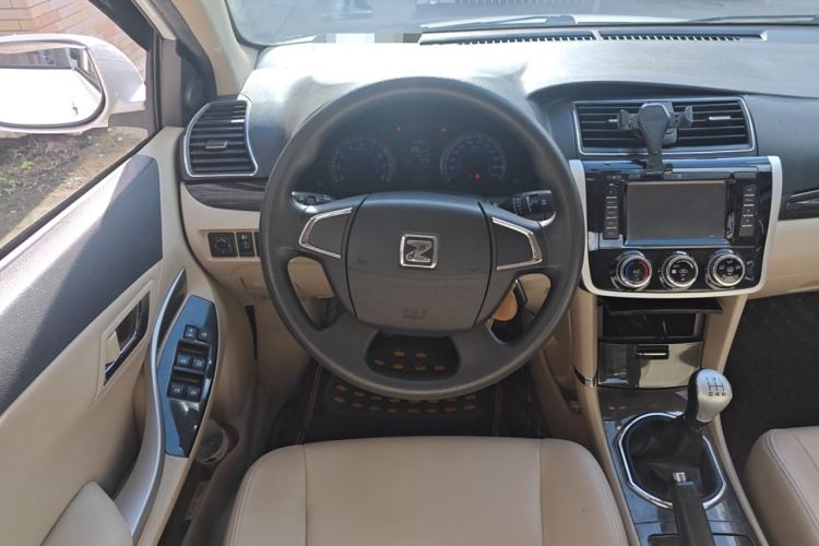 Used Zotye Z300 2016 New Vision 1.5L Manual Entry-Level Model Steering Wheel