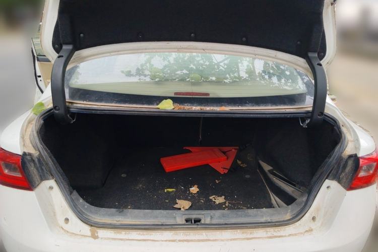 Used Zotye Z300 2016 1.5L Manual Elite Version Trunk
