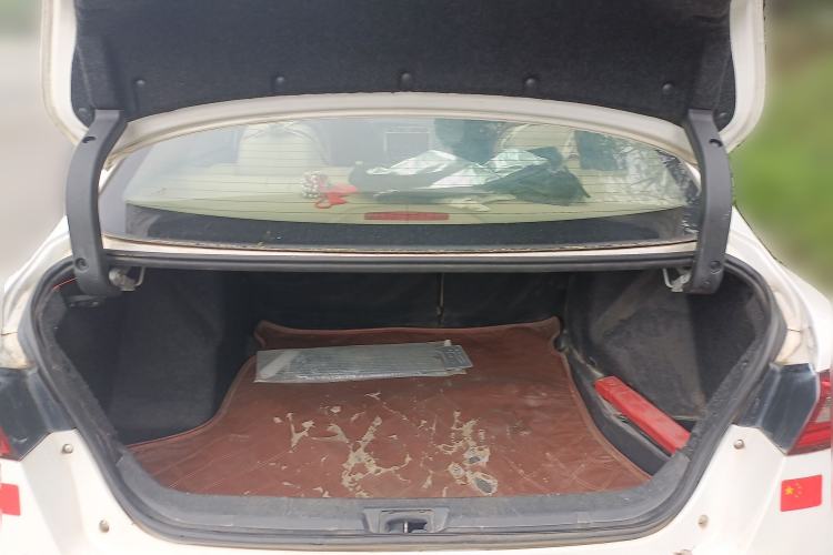 Used Zotye Z300 2016 1.5L Manual Elite Version Trunk
