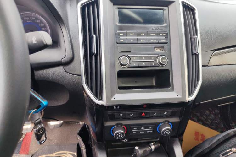 Used Zotye Z360 2017 1.5L Manual Luxury Model Audio And AC Panel