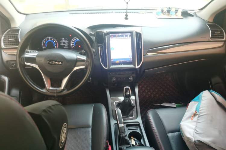 Used Zotye Z360 2017 1.5L Manual Luxury Model Center Console