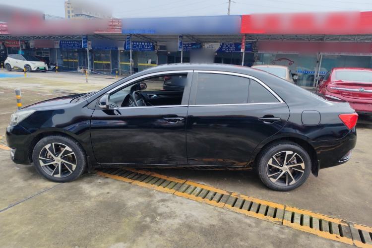 Used Zotye Z360 2017 1.5L Manual Luxury Model Exterior 3
