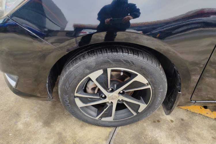 Used Zotye Z360 2017 1.5L Manual Luxury Model Exterior 7