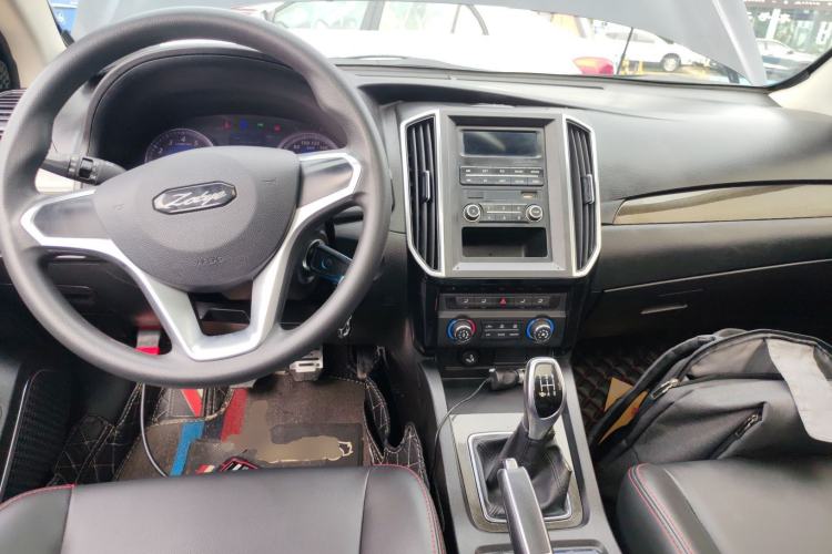 Used Zotye Z360 2017 1.5L Manual Luxury Model Interior 2