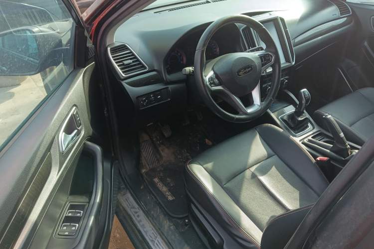 Used Zotye Z360 2017 1.5L Manual Luxury Model Interior 3