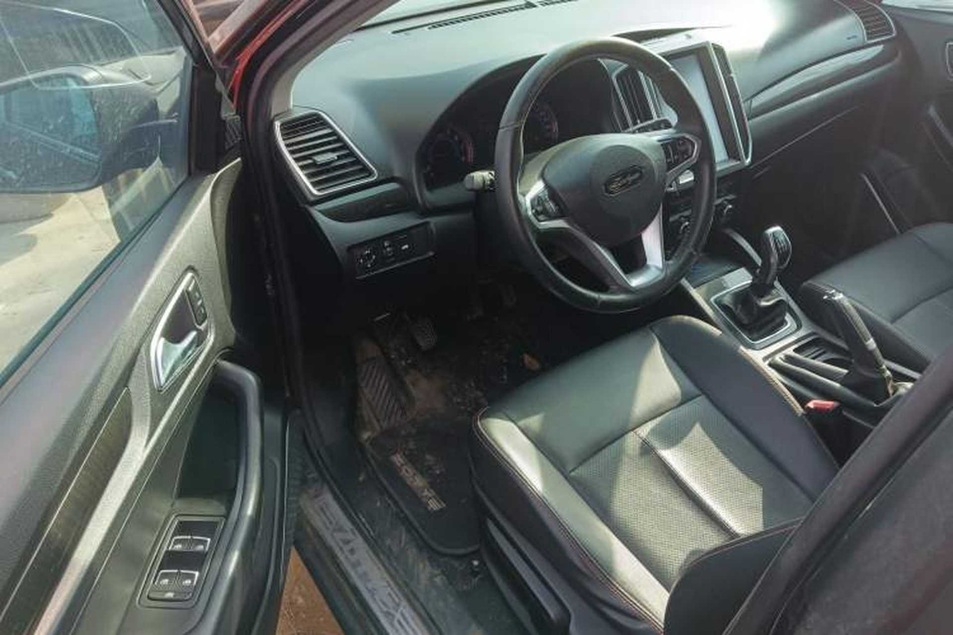 Used Zotye Z360 2017 1.5L Manual Luxury Model Interior 3