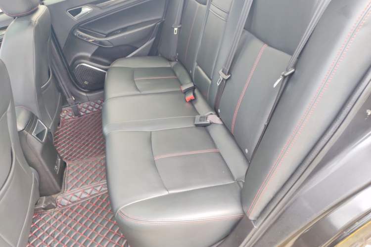 Used Zotye Z360 2017 1.5L Manual Luxury Model Interior 4