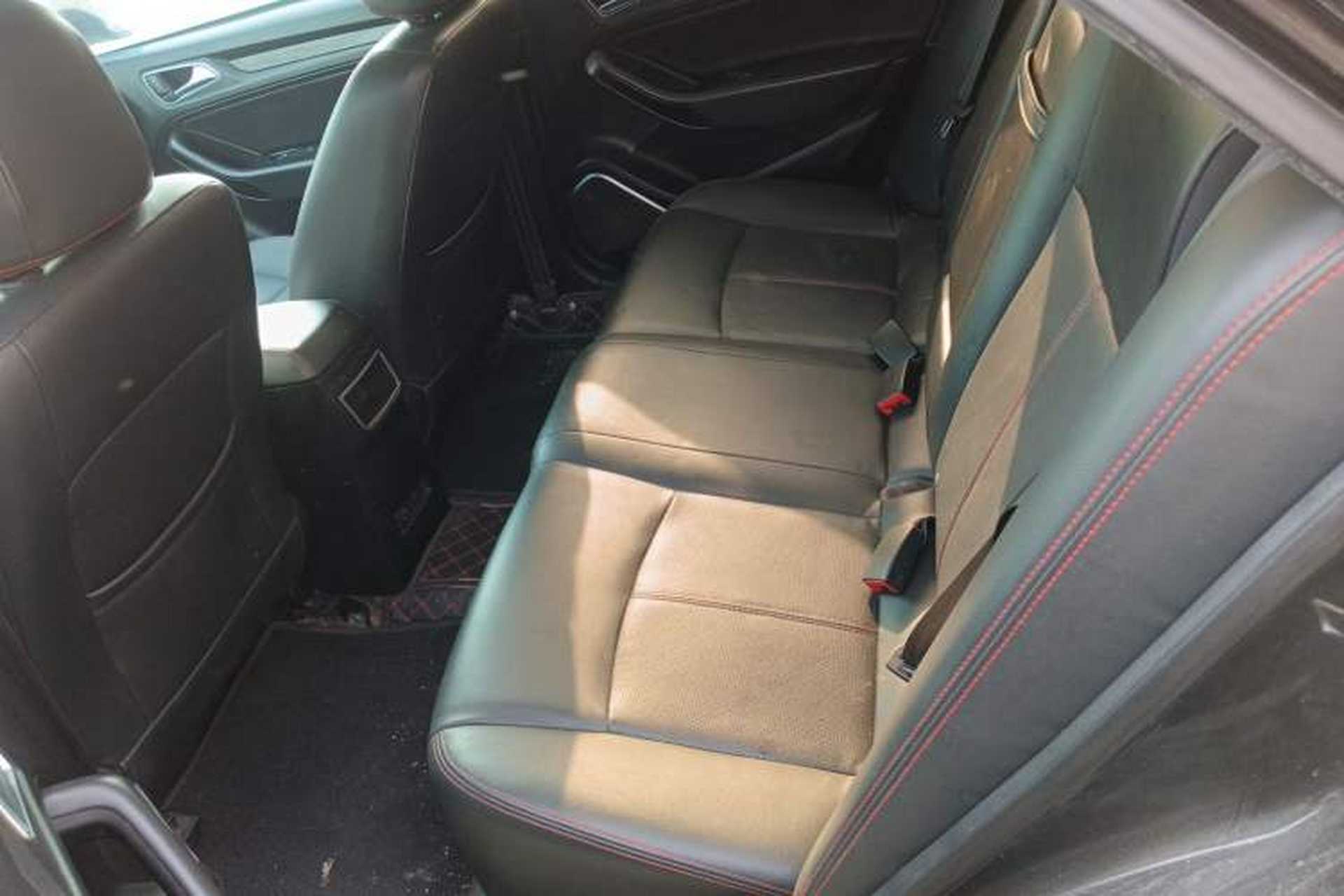 Used Zotye Z360 2017 1.5L Manual Luxury Model Interior 4