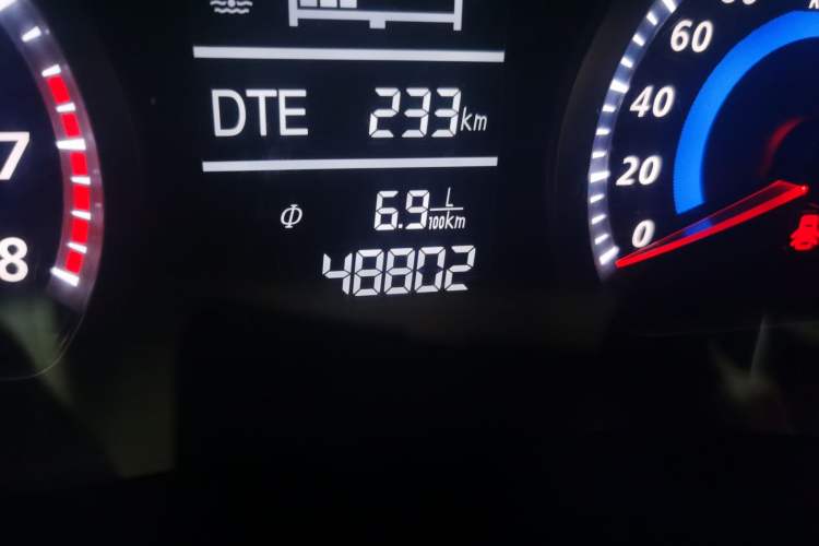 Used Zotye Z360 2017 1.5L Manual Luxury Model Odometer Close Up